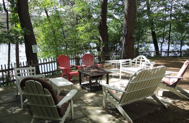 Garth Newell Waterfront - Kayaks, canoes, water trampoline, fire pit, swimming