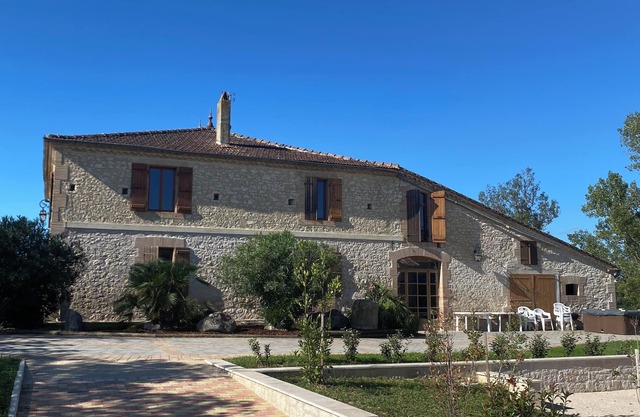 Gascogne house of character of 230 m 2