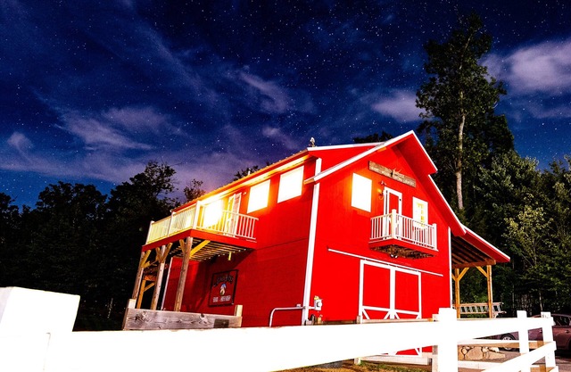 Gated 40 acre Animal Farm w/best mountain views in N. Conway