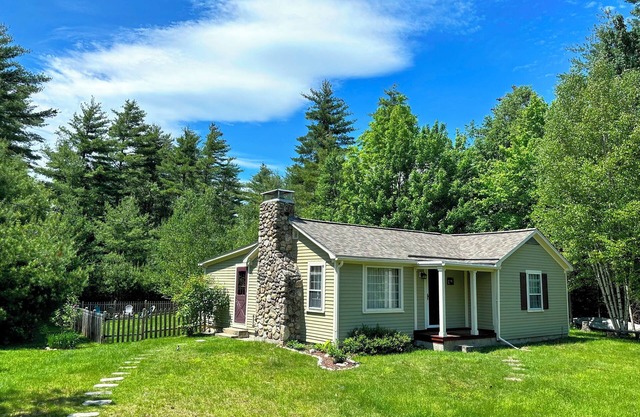 GC Cannon ski cottage 10 minutes from Franconia. Fire Pit, wifi, laundry, and dog friendly!