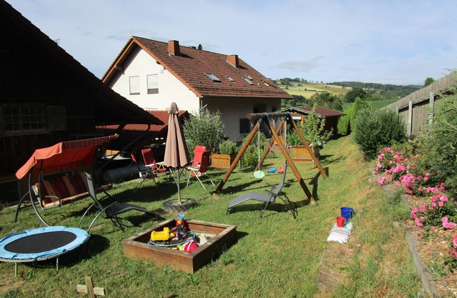"Geistalblick" - large, bright vacation apartment for up to 6 people near Bad Hersfeld