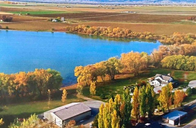 Gem of the Lake-2nd Floor Suite-Private Entrance-Lakefront & MT Views-Gorgeous!