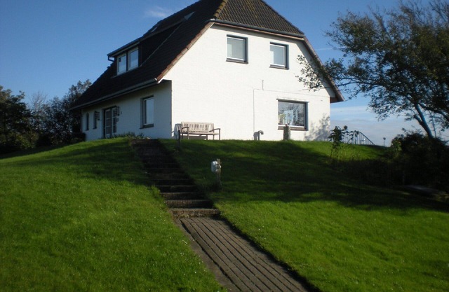 Generously furnished apartment with panoramic views over the island.