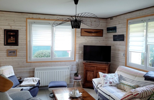 Genuine vacation home 500 m from the beaches and the GR34