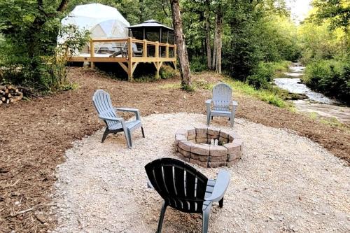 Geodome on Creek, Great Getaway, WIFI & Hot Shower near Boone, NC