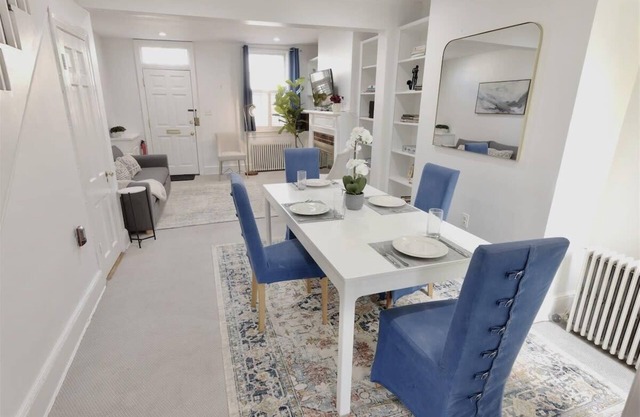 Georgetown Cobblestone Cottage - Private Parking!