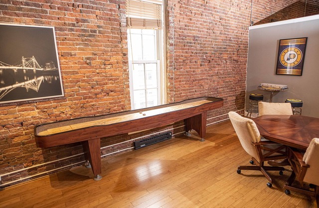 Georgia Street 4 Bedroom Condo Downtown!