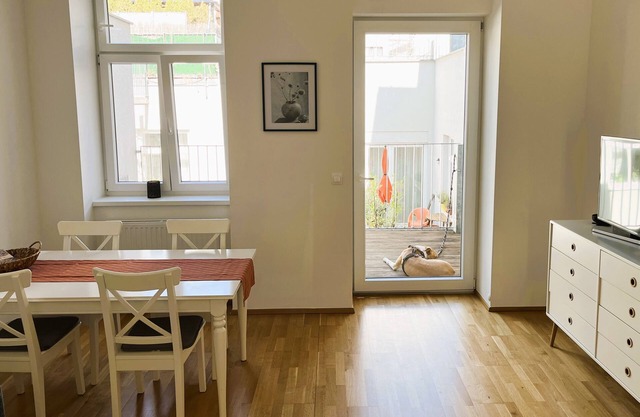 Geräumige Wohnung Nähe Augarten mit Balkon