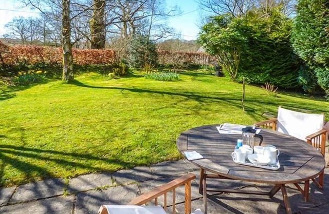 GERYLLAN, pet friendly, country holiday cottage in Rhandirmwyn