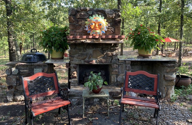 Get a real taste of true Southern hospitality and natural woodland beauty.