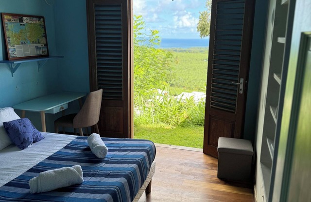 Get away from it all: bedroom in architect-designed house with sea view!