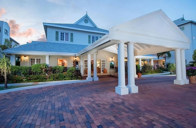 Get Ready for Blissful Getaway! 4 Spacious Units with Pool View, Beachfront!