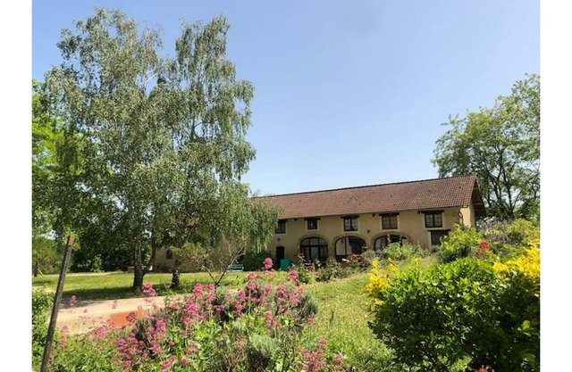 Ghibli, lake view in beautiful estate with swimming pool