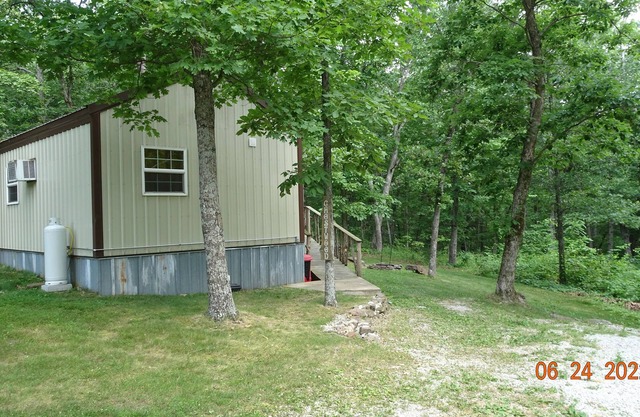 Ghost woodnQuiet, Peaceful, Relaxing overall A Great Get Away Cabin!