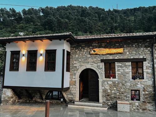 Gimis House Hotel