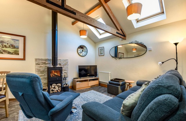 Ginnel Cottage - Two Bedroom House, Sleeps 4