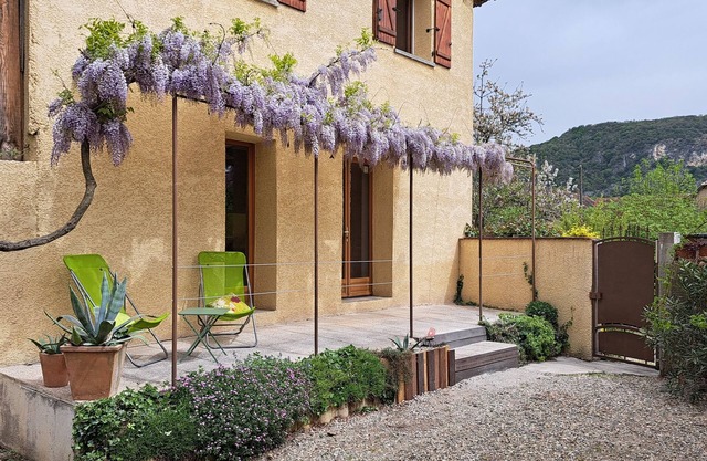 Gite à la campagne au calme le long de la Viarhona et du Rhone