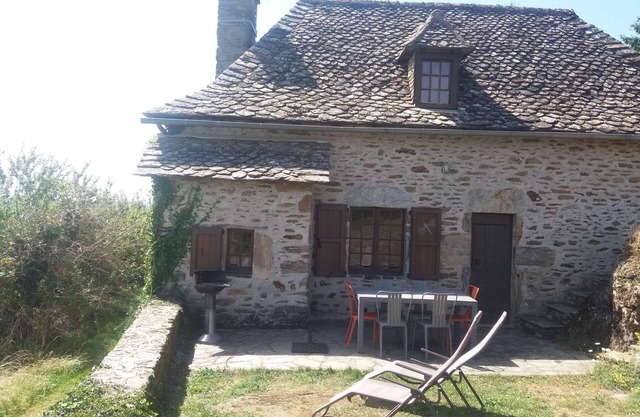 Gite 5 Personnes Avec Piscine " L'oustal de Clémence"