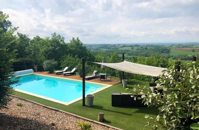 Gite 6 p, swimming pool and countryside, in Albi under the Tarn sun