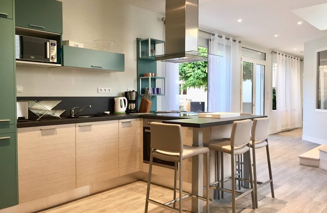 Gîte-Alfred de Vigny -Ensuite with Shower-Garden view