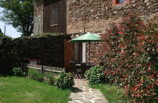 Gite Alice situated on the Tarn/Aveyron border, with Swimming Pool