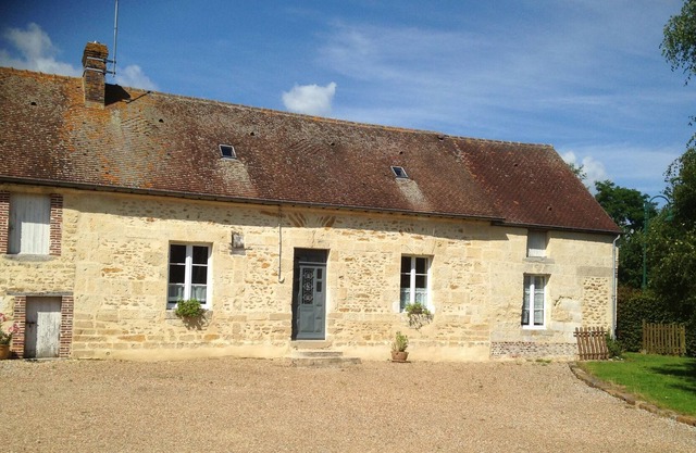 GITE. COUNTRY HOUSE WITH CHILDREN'S SHACK BETWEEN MORTAGNE LE MELE SEES
