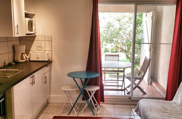 Gite Deshroses Dans Petite Résidence Avec Piscine