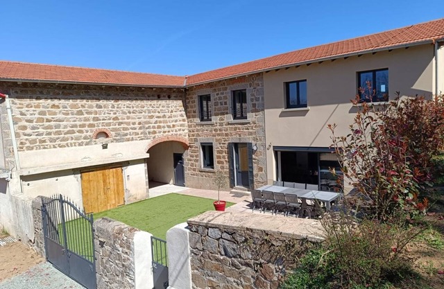Gite du Bobet - CHAMBOST LONGESSAIGNE