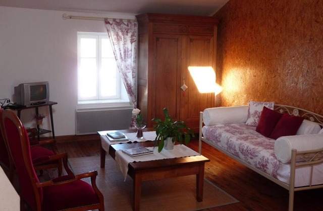 Gite Ferrières-sur-Sichon, 3 bedrooms, 6 persons