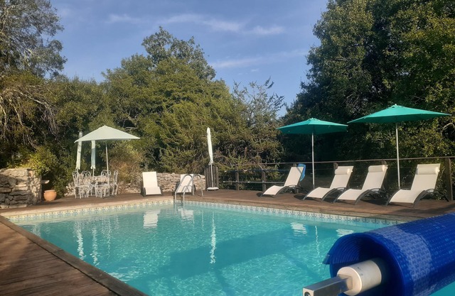 Gite for 10 people in the heart of Quercy with heated swimming pool