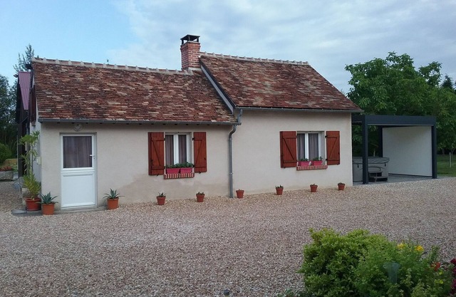 Gîte for two persons with jaccuzy in a quiet area between CHAMBORD and BEAUVAL