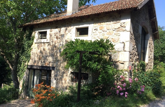 Gite Glycine *, at Domaine de Clarat
