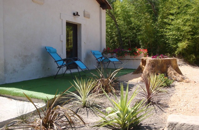 Gite in Petite Camargue for2persons on the banks of the Petit Rhône