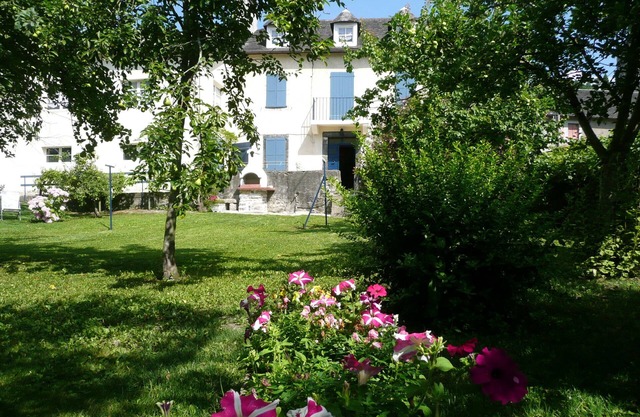 Gîte l'Abérou - At the Foot of the Mountains