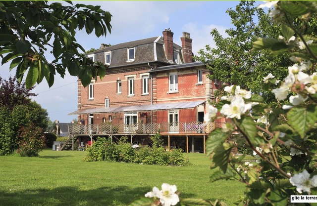 Gite "la terrasse" in a park a few kilometers from the coast (2 nights mini)
