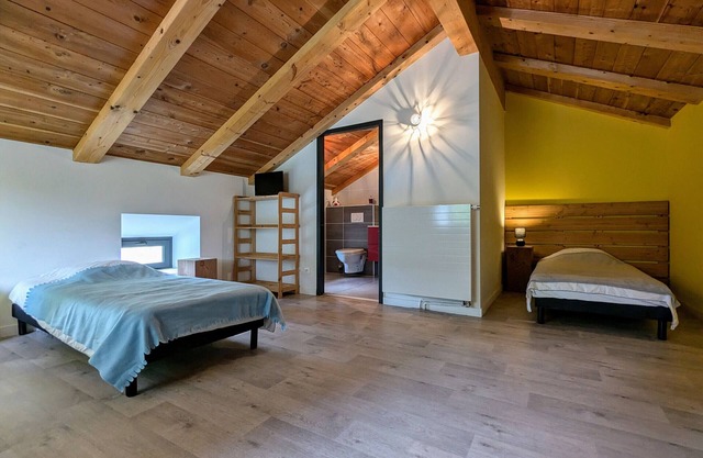 Gite Lapte, 8 bedrooms, 23 persons