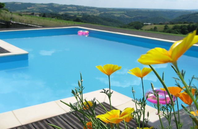 Gite Le Combal - Beautiful Farmhouse Near Najac, Panoramic Views, Heated Pool.