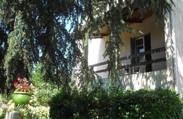 Gite ' le Monet ' in a farmhouse, quiet, swimming pool, quality services