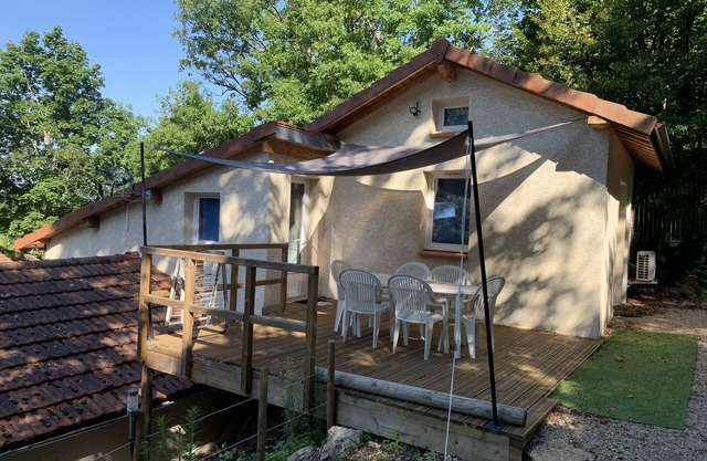 Gîte Le petit "nice" near the medieval town of Crémieu