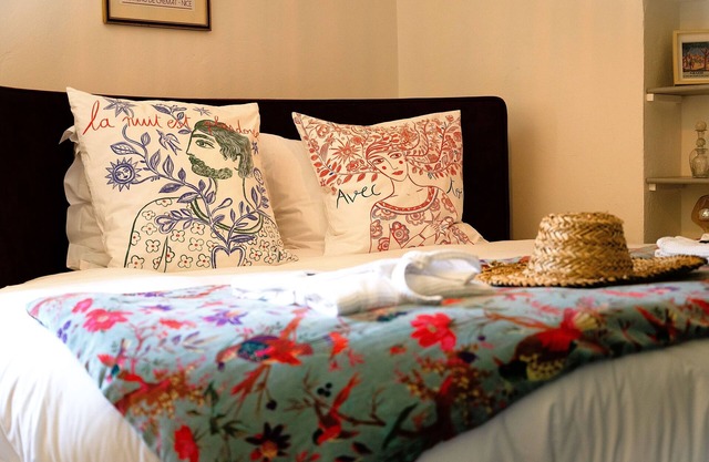 Gite Mimosa, Gite zen avec spa et lit ronds