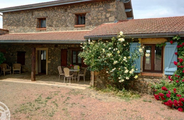 Gite Montagny (Loire), 5 bedrooms, 12 persons
