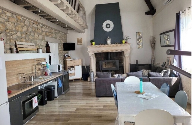GITE PMR 3* PISCINE Spa/Sauna Between FUTUROSCOPE BEAUVAL and CHATEAUX DE LA LOIRE
