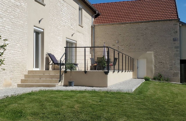 Gite Perrogney-les-Fontaines, 2 bedrooms, 6 persons