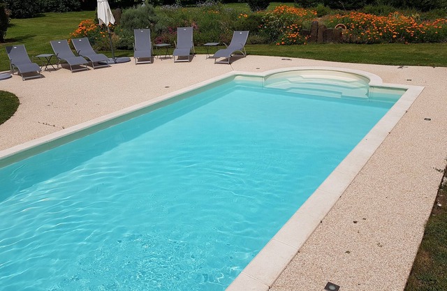 Gîte Ravin de Corboeuf with heated swimming pool in the heart of Auvergne