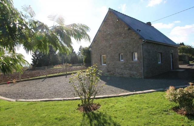 Gite Saint-Michel-de-Montjoie, 2 bedrooms, 5 persons