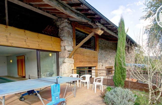 Gite Saint-Priest-la-Prugne, 4 bedrooms, 8 persons
