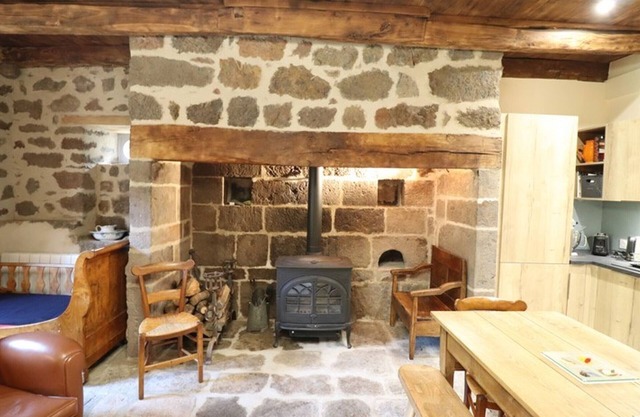 Gite Saint-Paul-de-Salers, 3 bedrooms, 6 persons