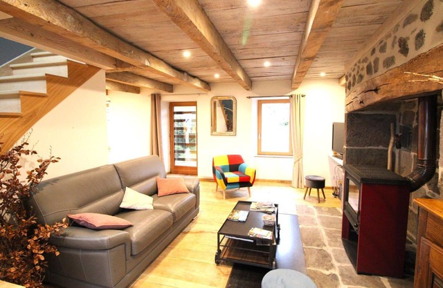 Gite Saint-Paul-de-Salers, 2 bedrooms, 4 persons
