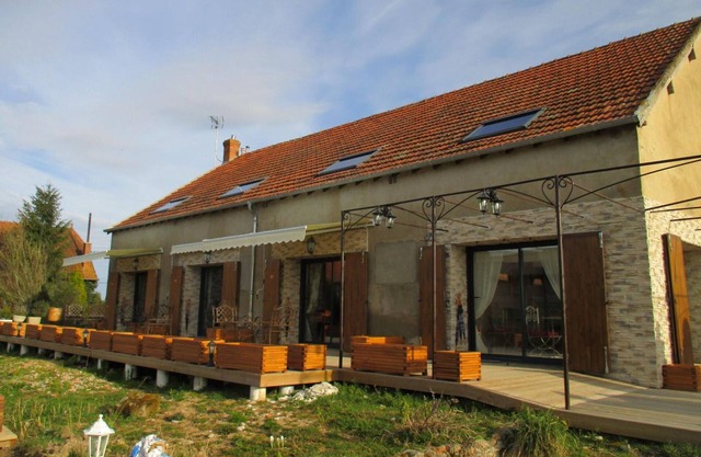 Gite Saint-Hilaire, 5 bedrooms, 15 persons