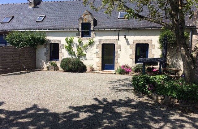 Gite sleeps 6 - heated indoor swimming pool